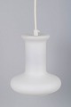 L'Art præsenterer: Holmegaard, loftlampe i hvid opalineglas.