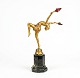Lundin Antique præsenterer: Fantastisk Art Deco Bronzefigur af Ferdinand Preiss. "Girl with flaming torches". ...
