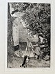 Ole Buus Larsen præsenterer: Radering af Viggo Jastrau - Malerinde ved Staffeli 1921.