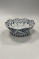 Danam Antik præsenterer: Royal Copenhagen Musselmalet Helblonde Frugtskål No 1061