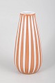L'Art præsenterer: Ingrid Atterberg for Upsala-Ekeby, vase.