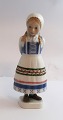 Lundin Antique præsenterer: Bing & Grøndahl. Porcelænsfigur. Karin. Årsfigur 1987. Højde 18,5 cm. (1 ...