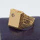 Antik Damgaard-Lauritsen præsenterer: Flemming Kjerultt; Signetring i 14 kt. guld med diamant