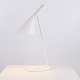 Osted Antik & Design præsenterer: Arne Jacobsen AJ Bordlampe i Hvid Louis Poulsen 1957