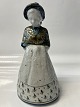 Antik Huset præsenterer: B&G Stentøjs figur - Kvinde i egnsdragt.No. 205/2.Højde 24 cm.