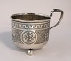 Lundin Antique præsenterer: Russisk sølvkop 84 (875). Højde 6,5 cm. Diameter 7,3 cm. Produceret 1874.