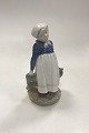 Royal Copenhagen Figur Pige med Frokost No. 815
