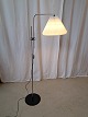 Gulvlampe kr. 1800,-