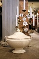 Stor, dekorativ oval Fransk 1800 tals cremefarvet ...