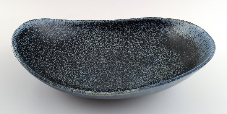 Carl-Harry Staalhane, Rorstrand, large stoneware bowl.
