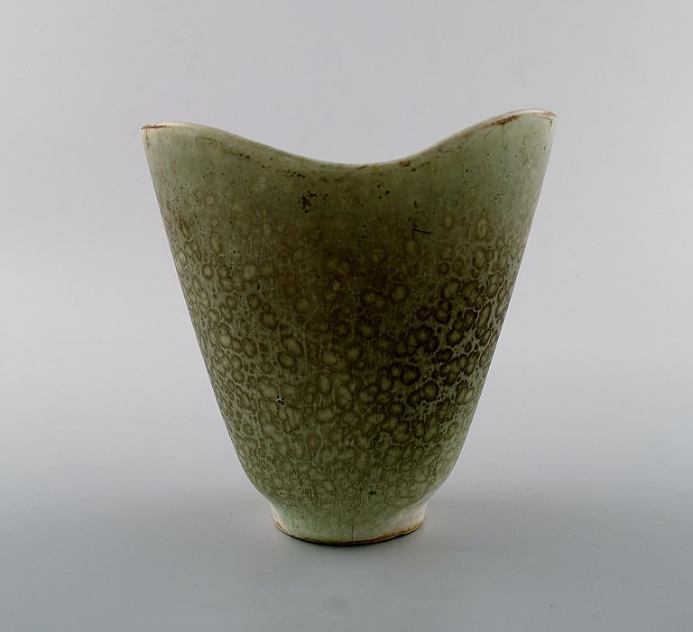 Carl Harry Stålhane/Stalhane, Rörstrand/Rorstrand stoneware vase. Beautiful 
eggshell glaze.
