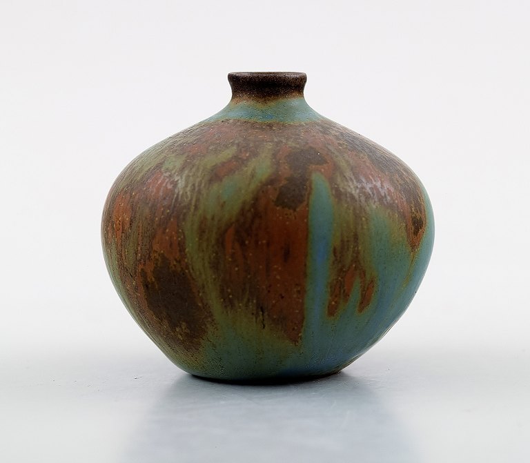 Bertil Lundgren, Rörstrand / Rorstrand miniature stoneware vase.
