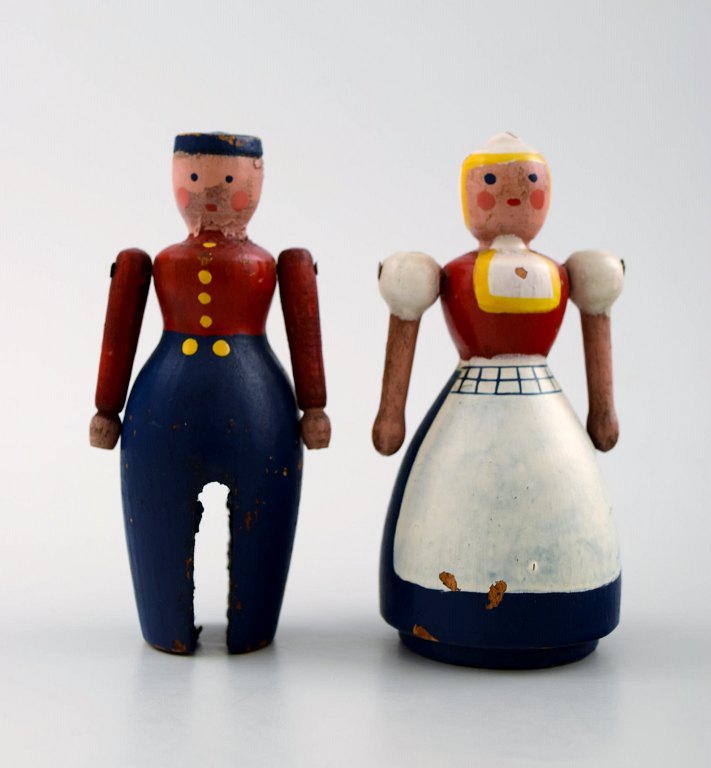 Rare Dutch couple, husband and wife, by Kay Bojesen (1886-1958), painted wood.