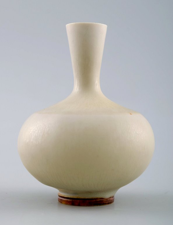 Berndt Friberg Studio ceramic vase. Modern Swedish design. Unique, handmade.