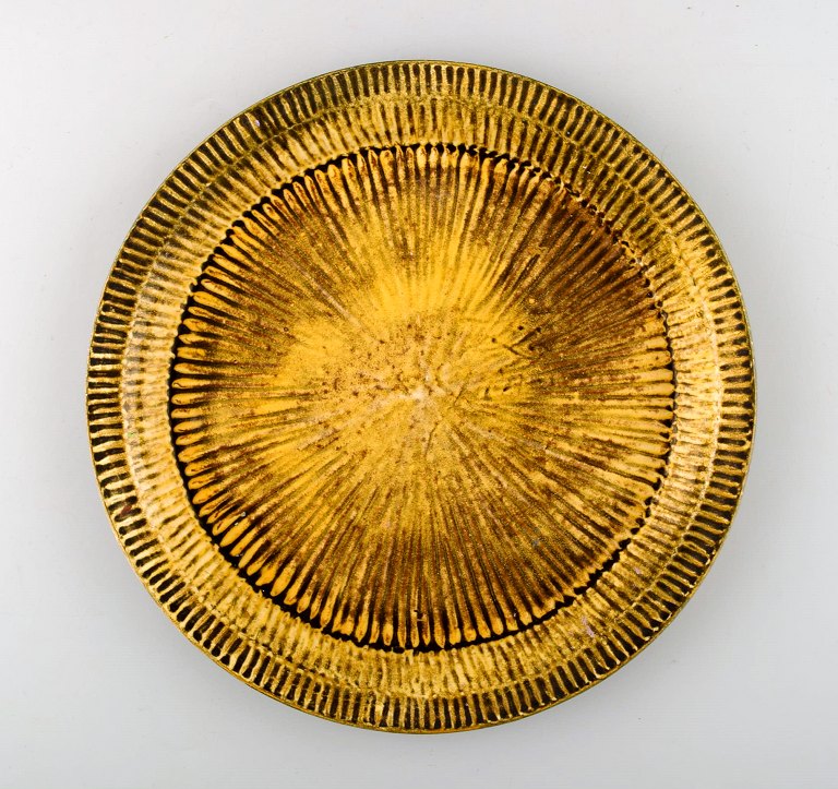 Kähler, Denmark, glazed dish, 1930s.
Designed by Svend Hammershøi.