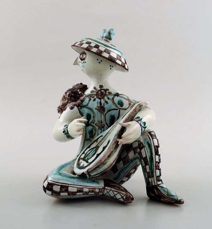 Rare Bjørn Wiinblad 1918-2006: Unique figure in multicolored ceramic, lute 
player from the series "musicians".