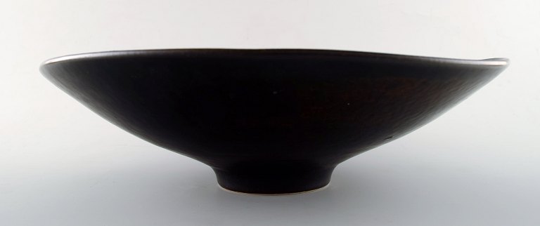 Carl-Harry Stålhane, Rorstrand / Rörstrand, large stoneware bowl.