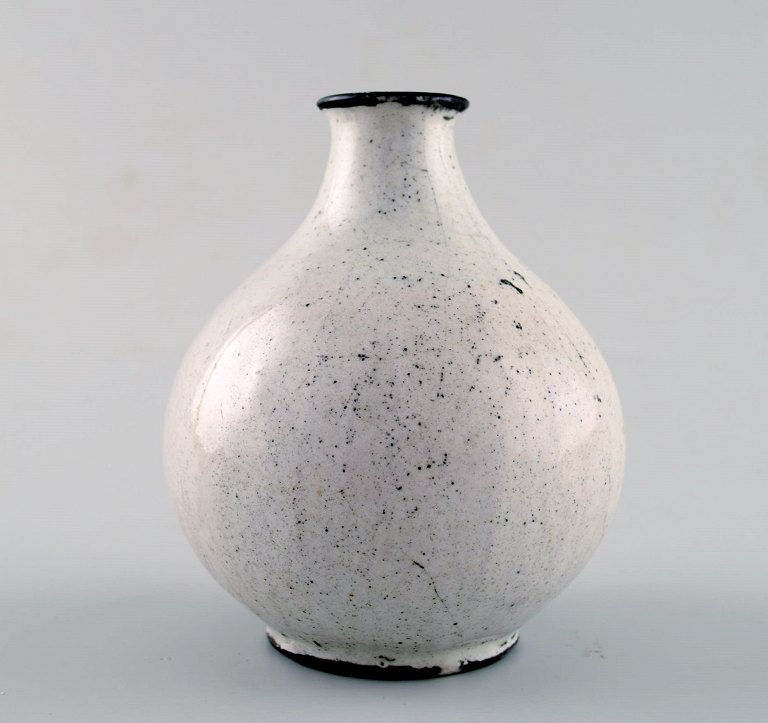 Kähler, Denmark, glazed vase, 1930s.
Designed by Svend Hammershøi.