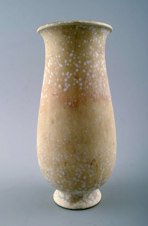 Gunnar Nylund, Rörstrand vase in ceramics.