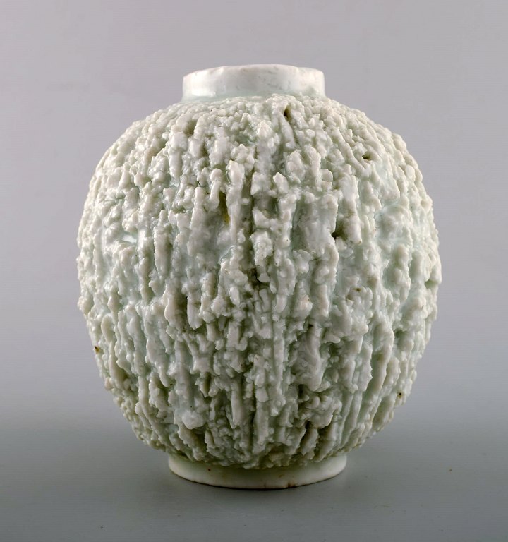 Rörstrand Gunnar Nylund "Chamotte" vase.