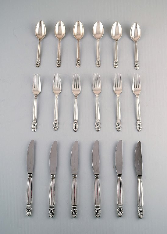 Georg Jensen "Acorn" Complete dinner service for 6 in sterling silver.
Designer: Johan Rohde.