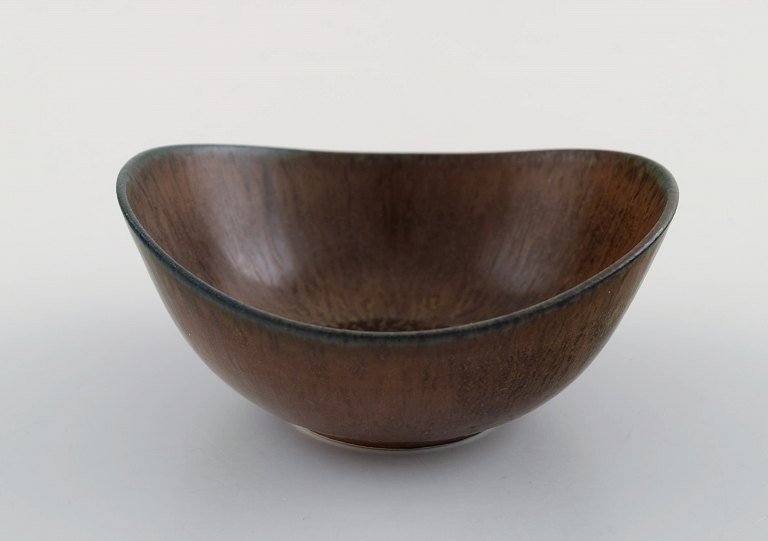 Rörstrand, Gunnar Nylund ceramic bowl.
