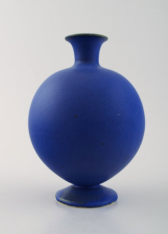 Unique Ceramic vase by Per Liljegren (Sweden).
