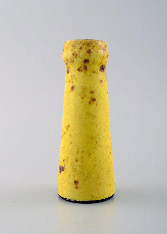 Hans Hedberg (1917-2007) Swedish ceramist.
Unique ceramic vase from Hedberg