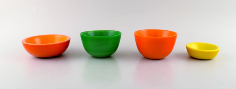 Sven Palmqvist for Orrefors. Set of 4 "Colora" bowls in art glass.
