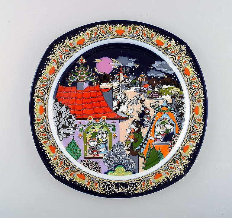 Bjørn Wiinblad for Rosenthal. Christmas plate in porcelain from 1990.