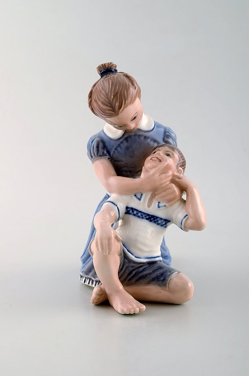 Dahl Jensen porcelain figurine. Siblings. Model number 1326. 1st factory 
quality. 1920/30