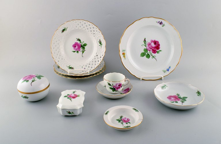 Meissen. Nine parts "Pink Rose" porcelain service. Mid 20th century.
