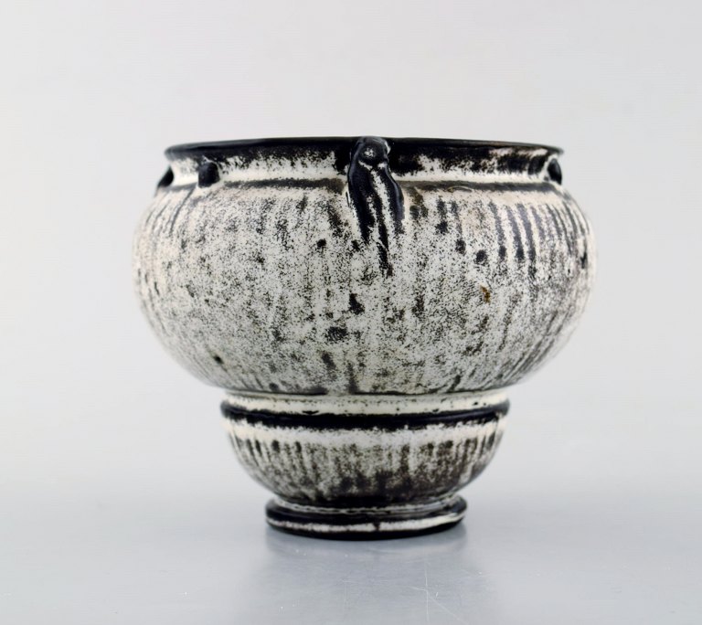 Svend Hammershøi for Kähler, Denmark. Vase in glazed stoneware. Beautiful gray 
black double glaze. 1930 / 40