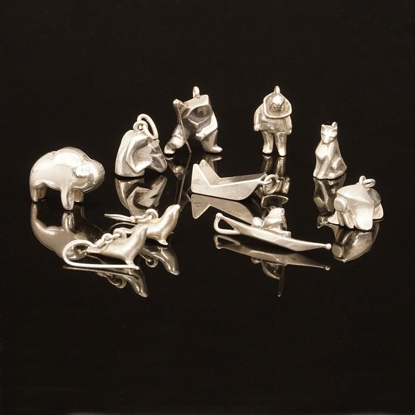 Tage Hansen, Denmark: Collection of Sterlingsilver pendants and earrings, 
Greenland. (10)