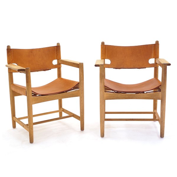 A pair of "The Spanish Dining Chair" by Børge Mogensen, Denmark. Oak and 
leather. BM 3237