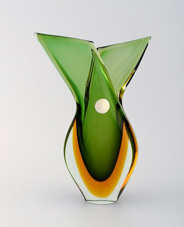 Murano vase in mouth blown art glass. Italian design, 1960s.
