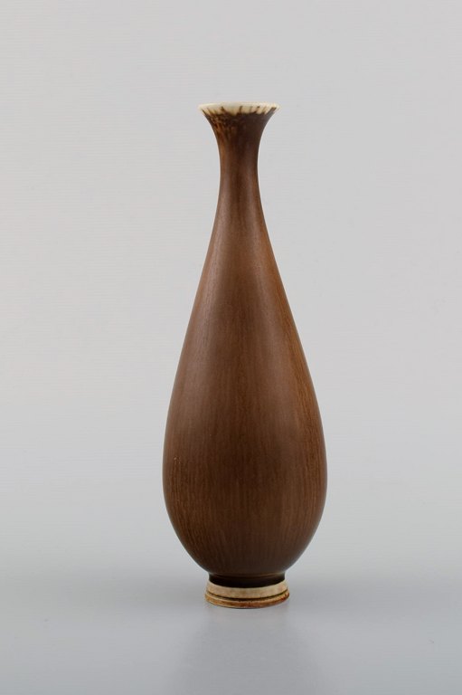 Berndt Friberg (1899-1981) for Gustavsberg Studiohand. Vase in glazed stoneware. 
Beautiful glaze in brown shades. Dated 1961.
