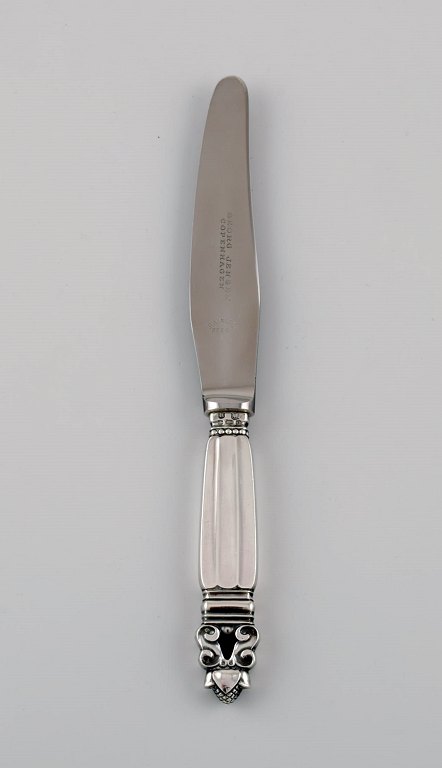 Georg Jensen Acorn lunch knife in sterling silver and stainless steel. Seven pcs 
in stock.
