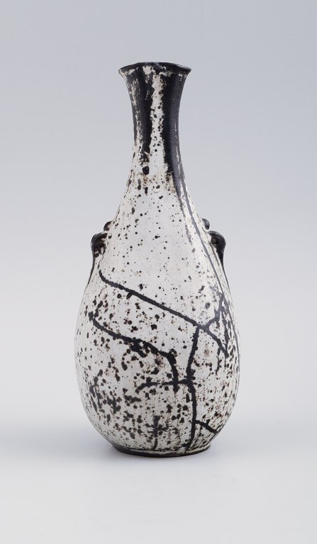 Kähler, Denmark, glazed vase, 1930s.
Designed by Svend Hammershøi.