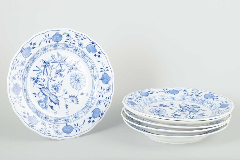 Meissen, Germany
6 dinner plates, early 20th century.