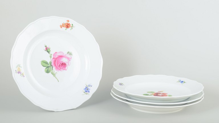 Meissen
Four dinner plates, c. 1930s.
