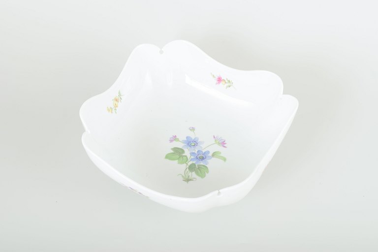 Meissen
Square bowl, c. 1930s.