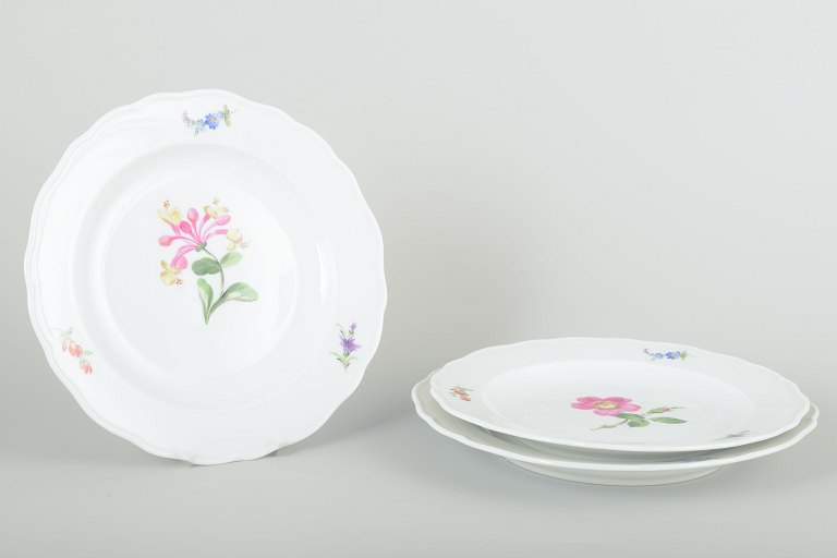 Meissen
Three salad plates, c. 1930s.