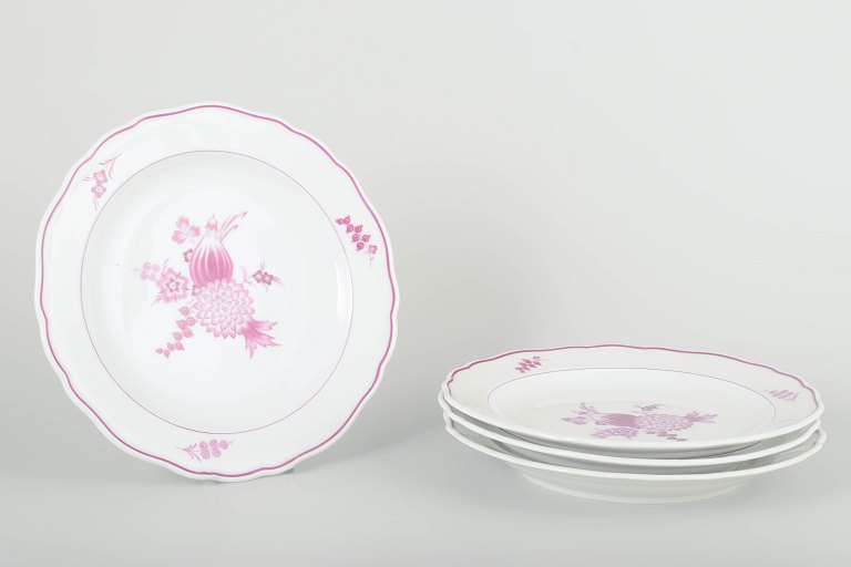 Meissen, Germany
4 lunch plates, 1930s.