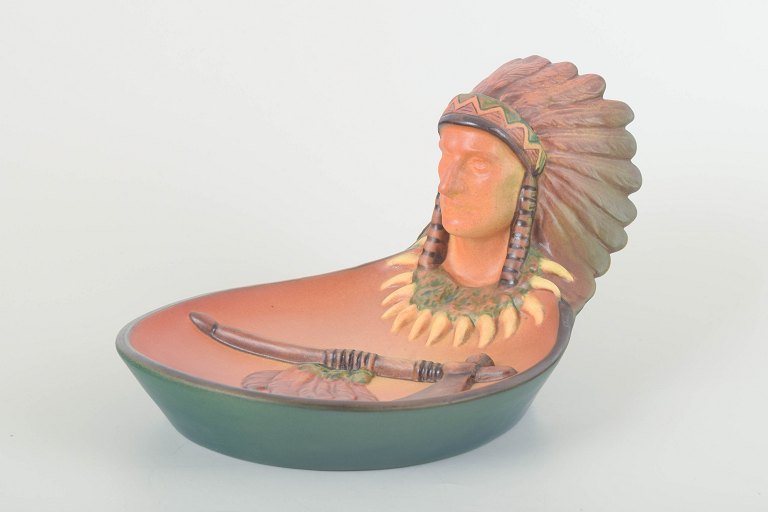 Ipsens EnkeArt pottery bowl with Native American head, model 286.