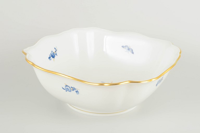 Meissen
Square bowl with softly undulating sides, early 20th century.