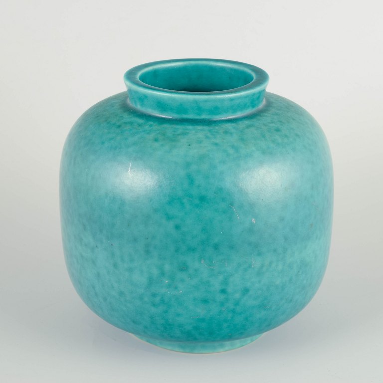Wilhelm Kåge for Gustavsberg
Turquoise glazed stoneware vase, circa 1940s.