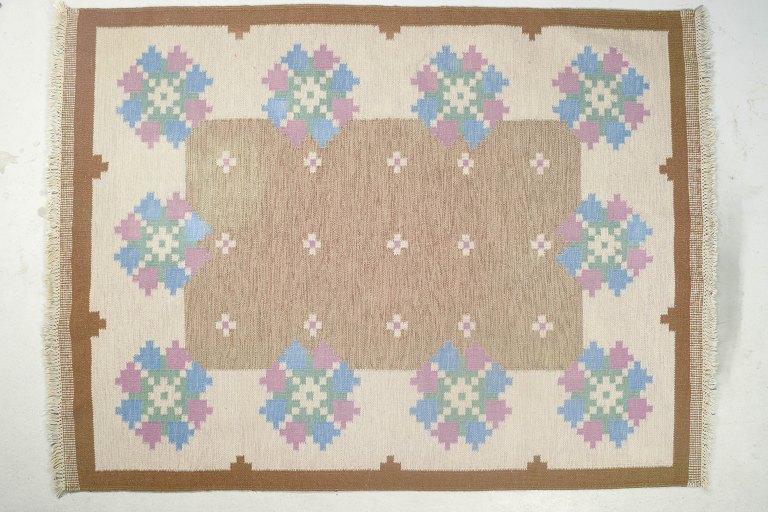 Svensk tekstildesigner
Rölakan tæppe, 1960’erne.