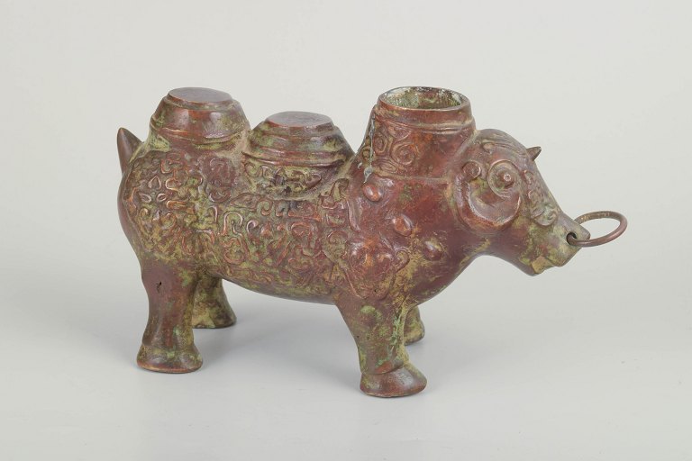 Chinese “Zun” wine vessel, antique.
