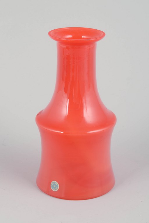 Swedish art glass
Mouth-blown vase, 1970s.